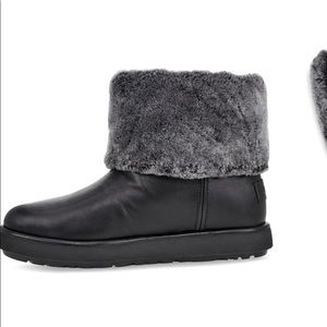 UGG Classic Mini Berge Genuine Shearling Boot